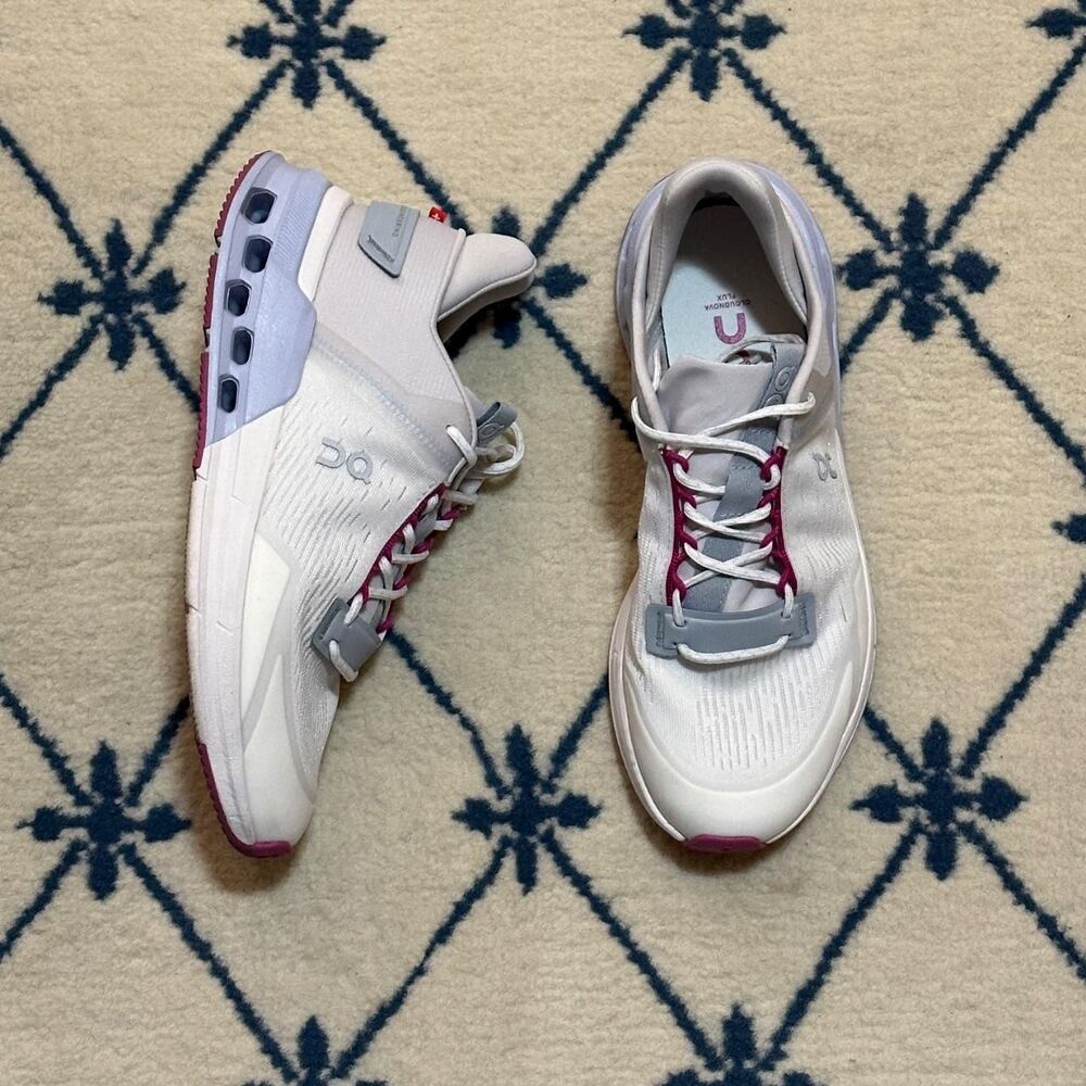 On Cloudnova Flux - Undyed White/Heather